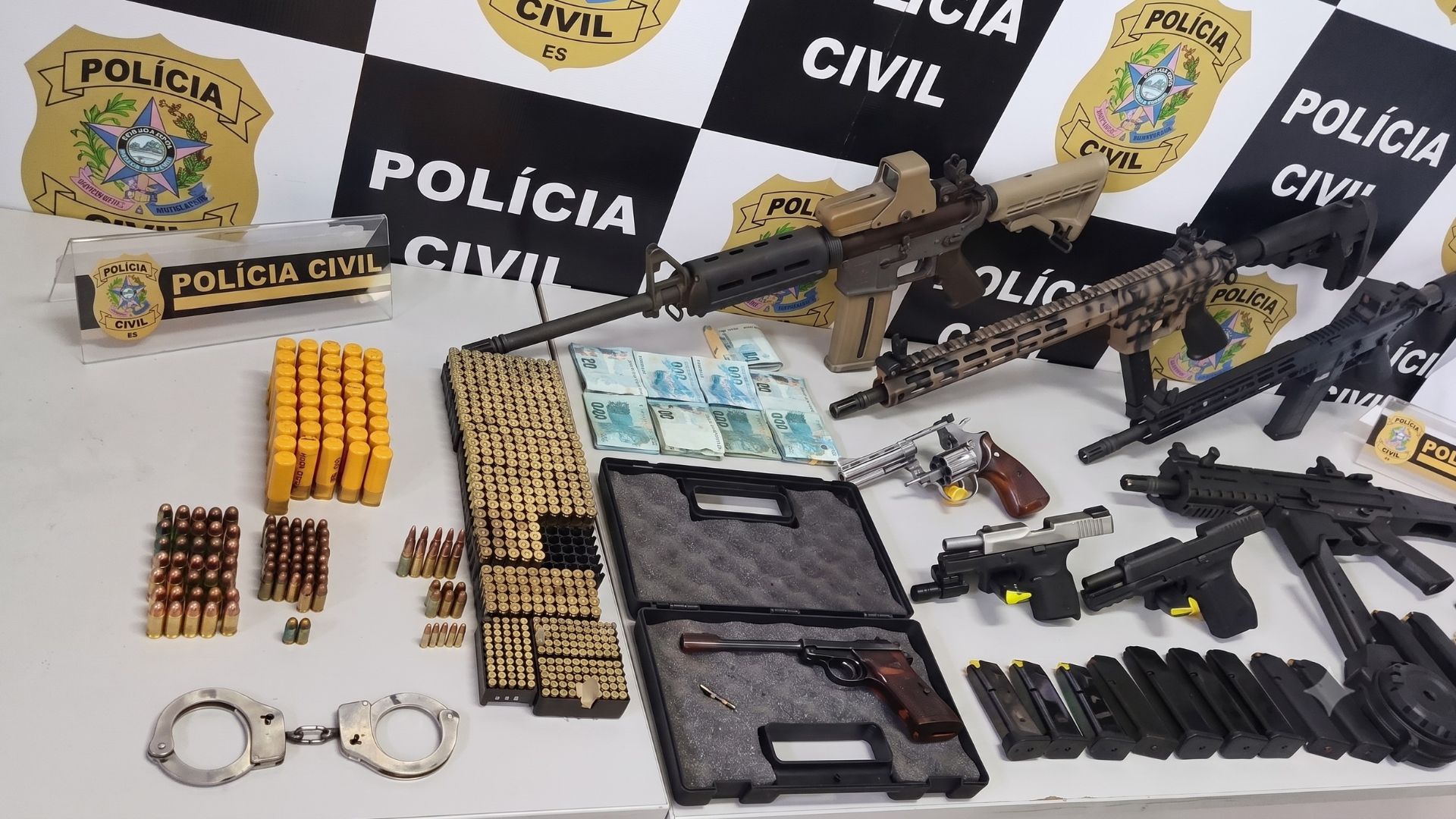 Arsenal Fuzis Viatura falsa Serra Polícia Civil