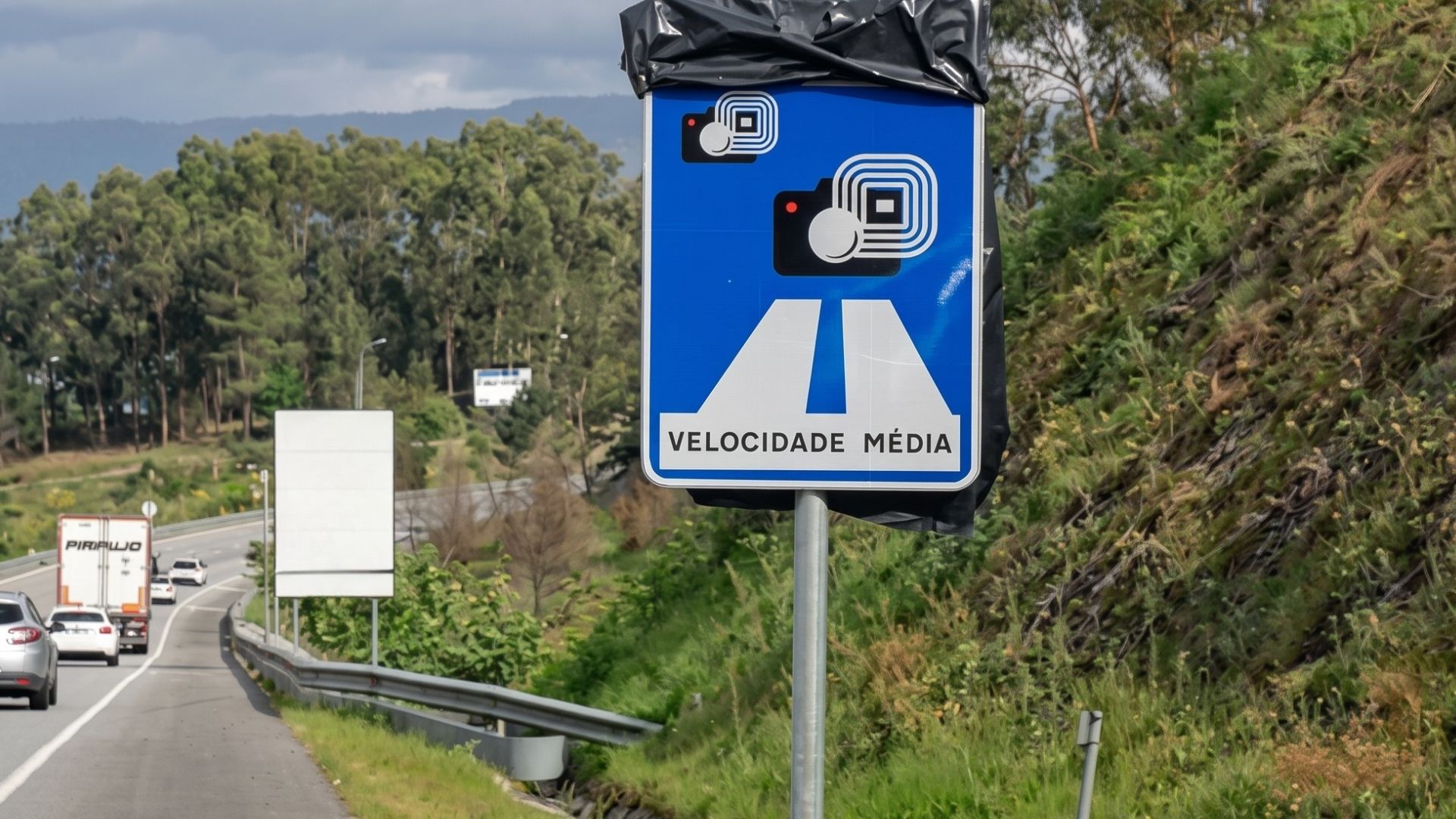 Radar de velocidade média BR-101 Veículos