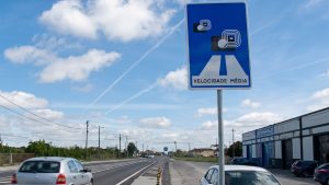 Radar de velocidade média veículos motoristas