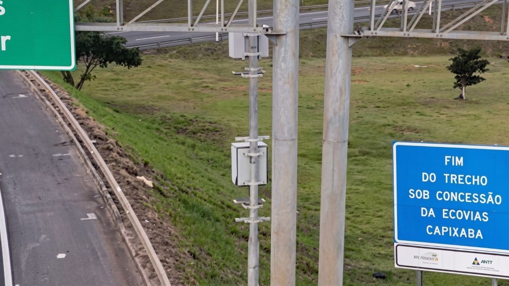 Radar escondido na BR-101