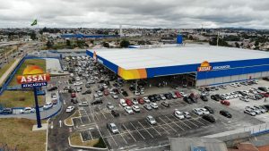 Supermercado Copa do Mundo Funcionária Jogo do Brasil