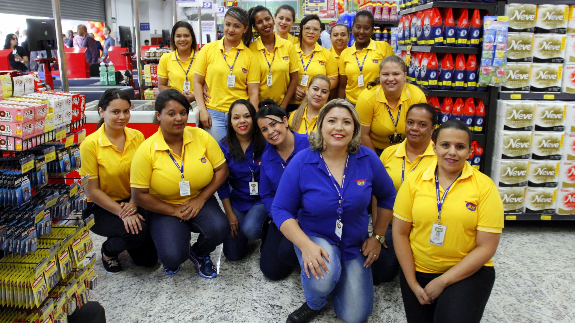 Supermercados e farmácias trabalhadores escala 6x1