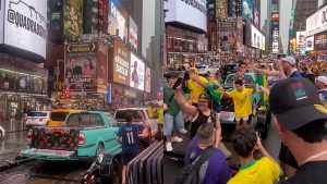 Times Square Torcedores capixabas brasileiros copa do mundo Saveiro