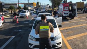 acidente avenida mestre álvaro