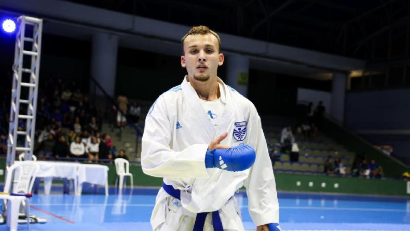 atleta Serra campeonato internacional karatê