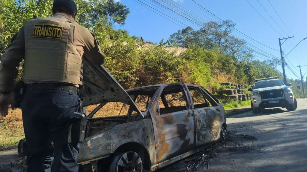 carro queimado