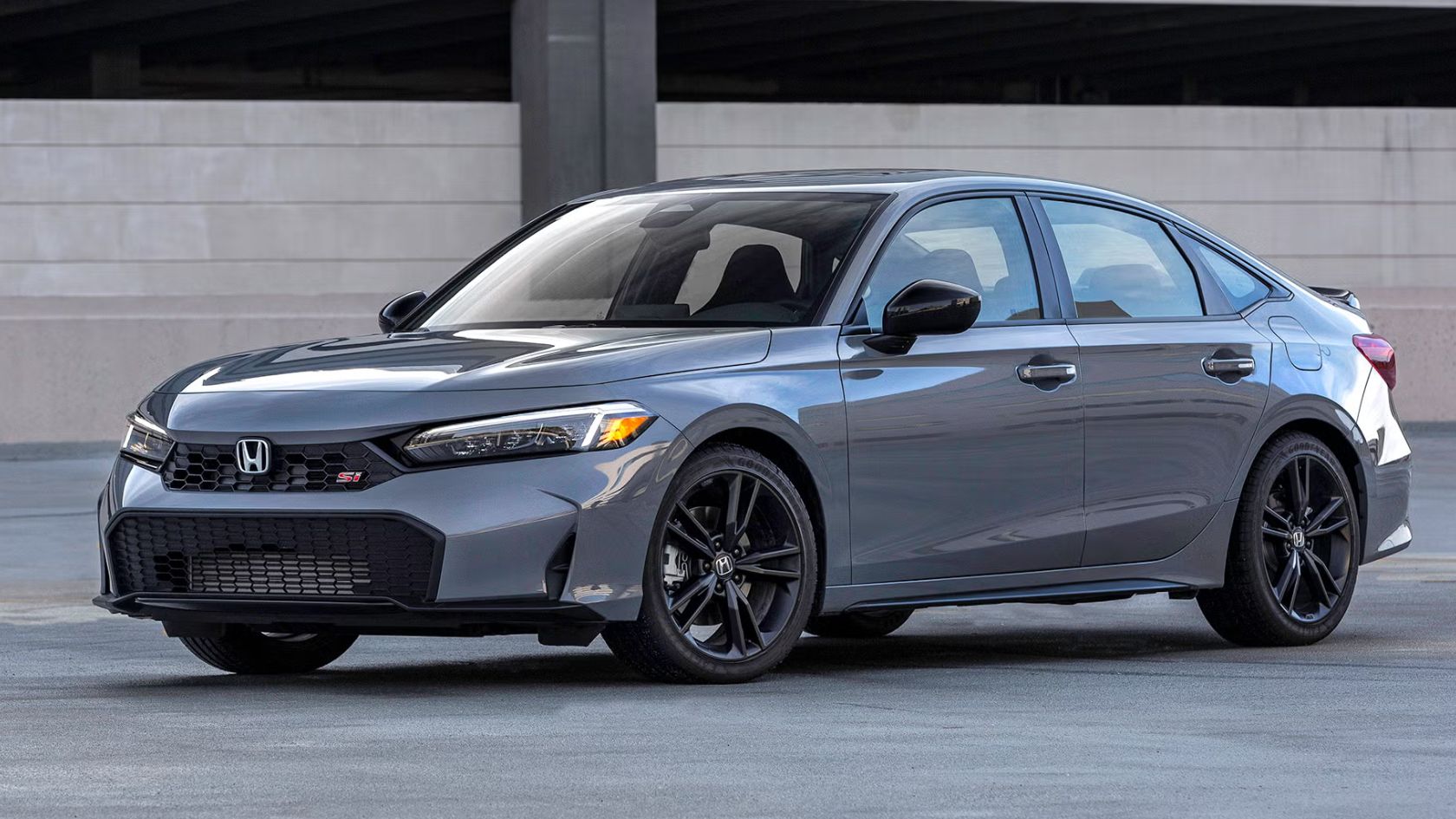 Honda Civic cinza, sedã que quase sumiu das concessionárias no Brasil em 2026
