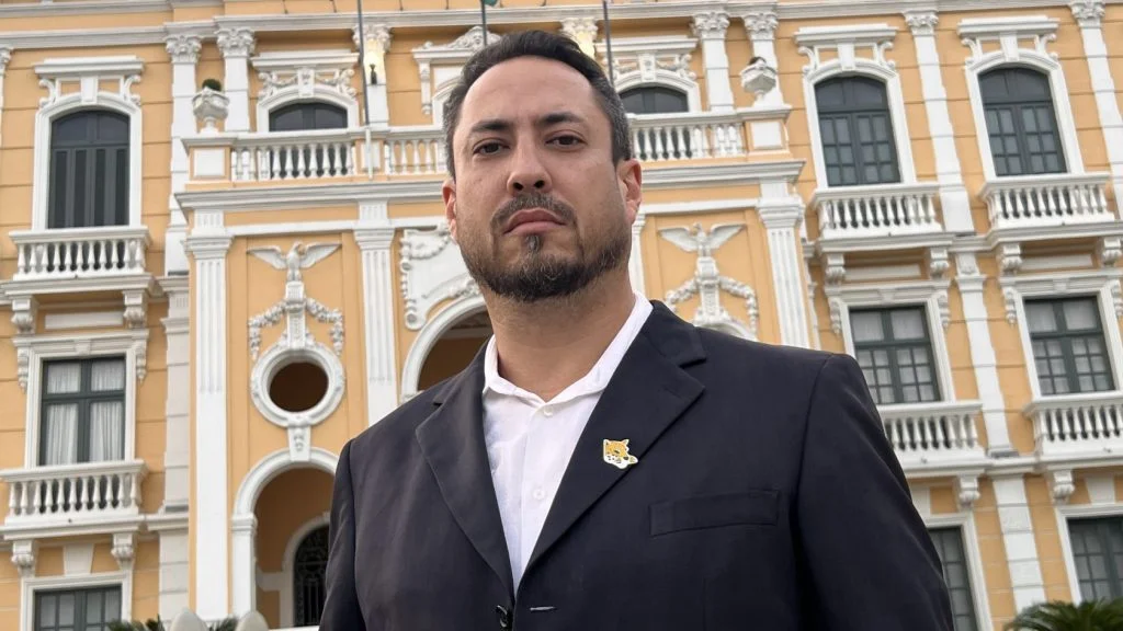 Breno Barcelos discursa durante convenção do Partido Missão