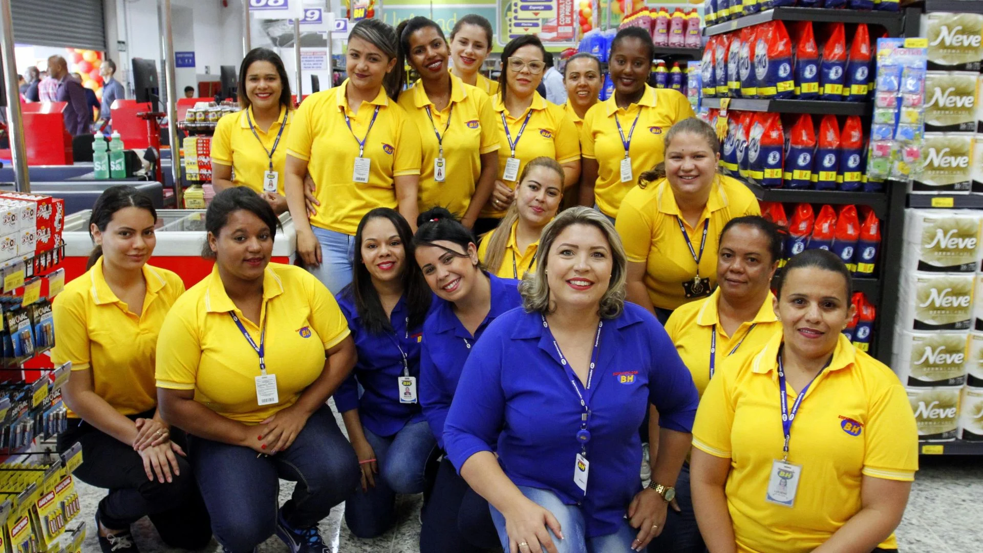 Gigantes dos supermercados e farmácias Escala 6x1 Funcionários