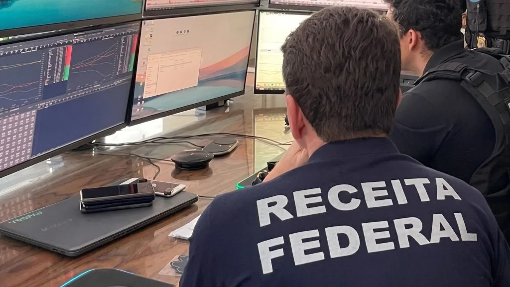 Receita Federal Super computador Movimentações bancárias