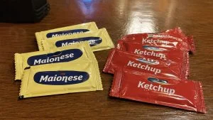 Sachês de maionese e ketchup restaurantes comércios