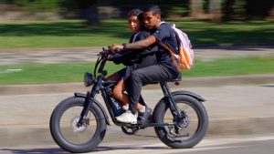 Bicicletas elétricas proibidas para adolescentes