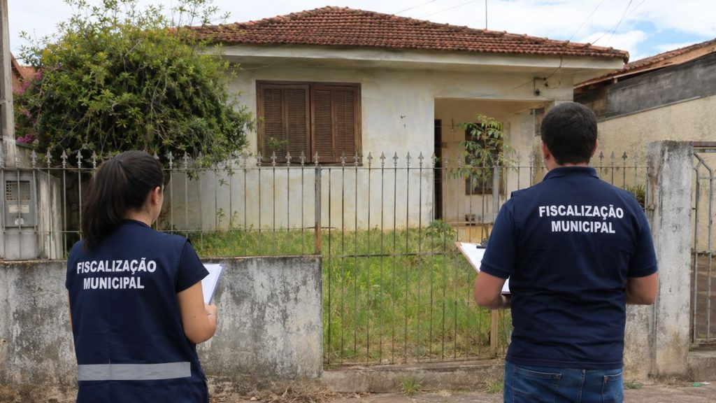 Imóveis abandonados proprietários prefeitura