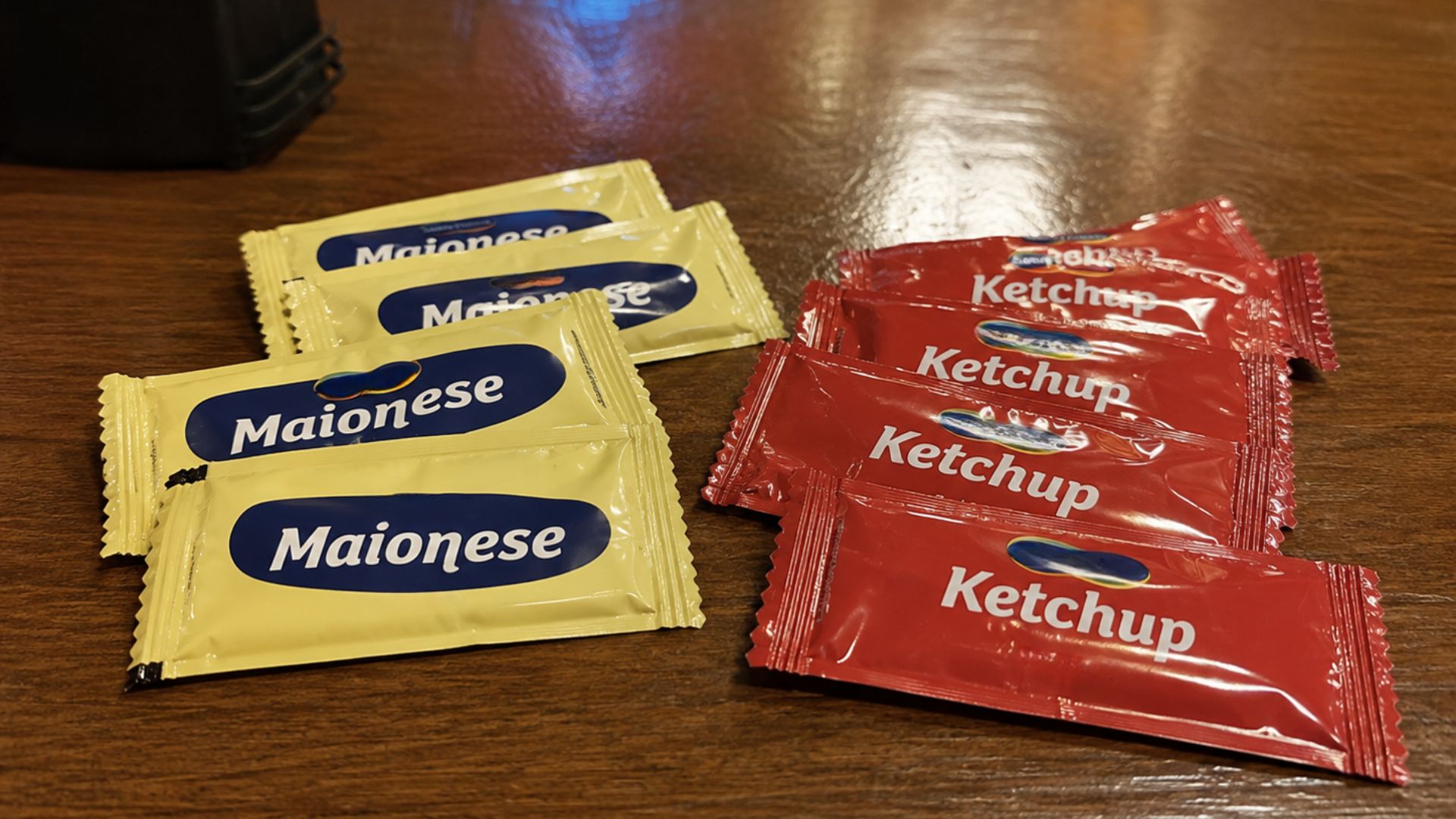 Sachês de maionese e ketchup restaurantes e lanchonetes