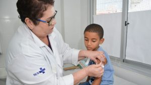 vacinação de crianças e adolescentes na Serra