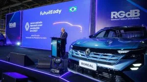 Executivo apresenta investimento Renault Geely Brasil ao lado do SUV Boreal em evento no Paraná