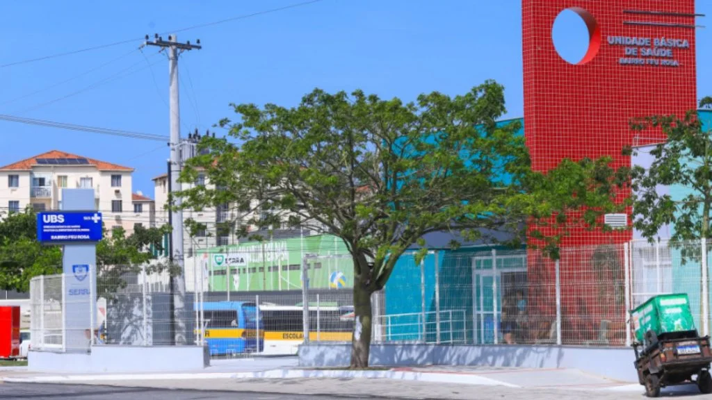 Fachada da UBS do bairro Feu Rosa, unidade incluída na contratação de médicos na Serra