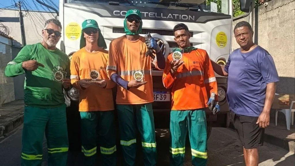 coletores de lixo na Serra