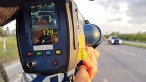 Donos de veículos CTB Multas de trânsito