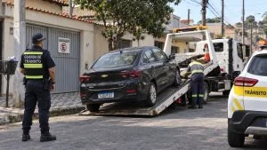 Estacionar na garagem Morador