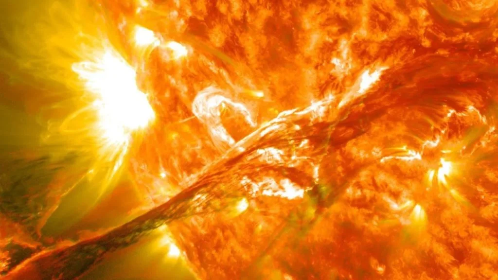 Explosão no sol Tempestade solar