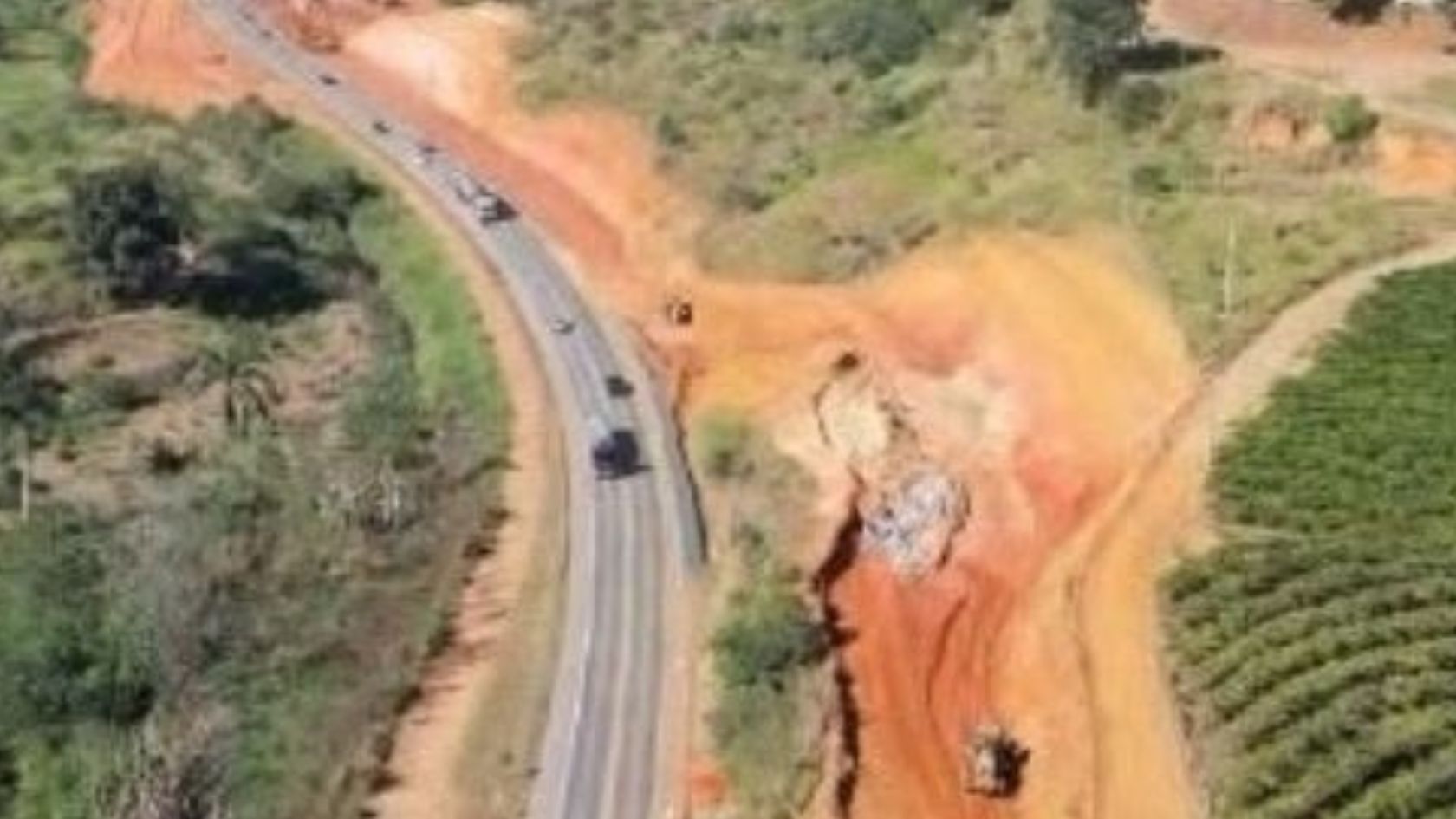 interdição da BR-101 na Serra