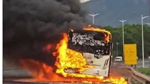 ônibus pega fogo na BR-101