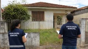 Terrenos vazios Casas abandonadas