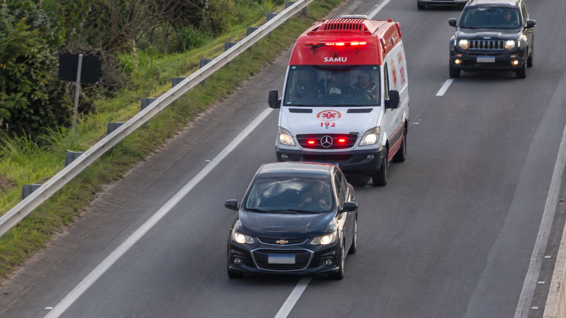 Ambulância Motorista Passagem