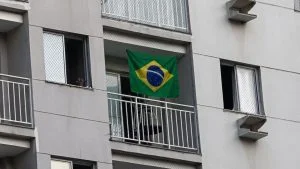 Bandeira do Brasil Condomínio Varanda