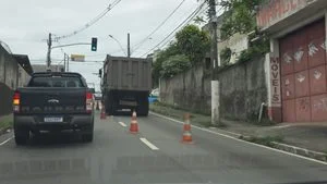 caminhão quebrado na Serra