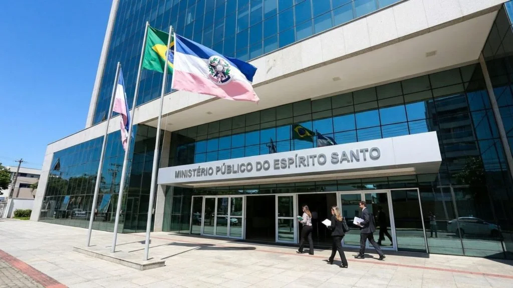 Fachada da sede do Ministério Público do Espírito Santo, que suspendeu promotora da Serra por 30 dias