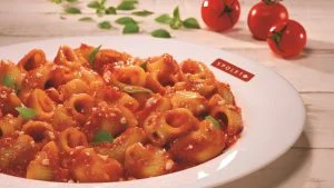 Prato de macarrão ao molho de tomate do Spoleto, rede que dá macarrão grátis neste domingo, Dia Mundial do Macarrão