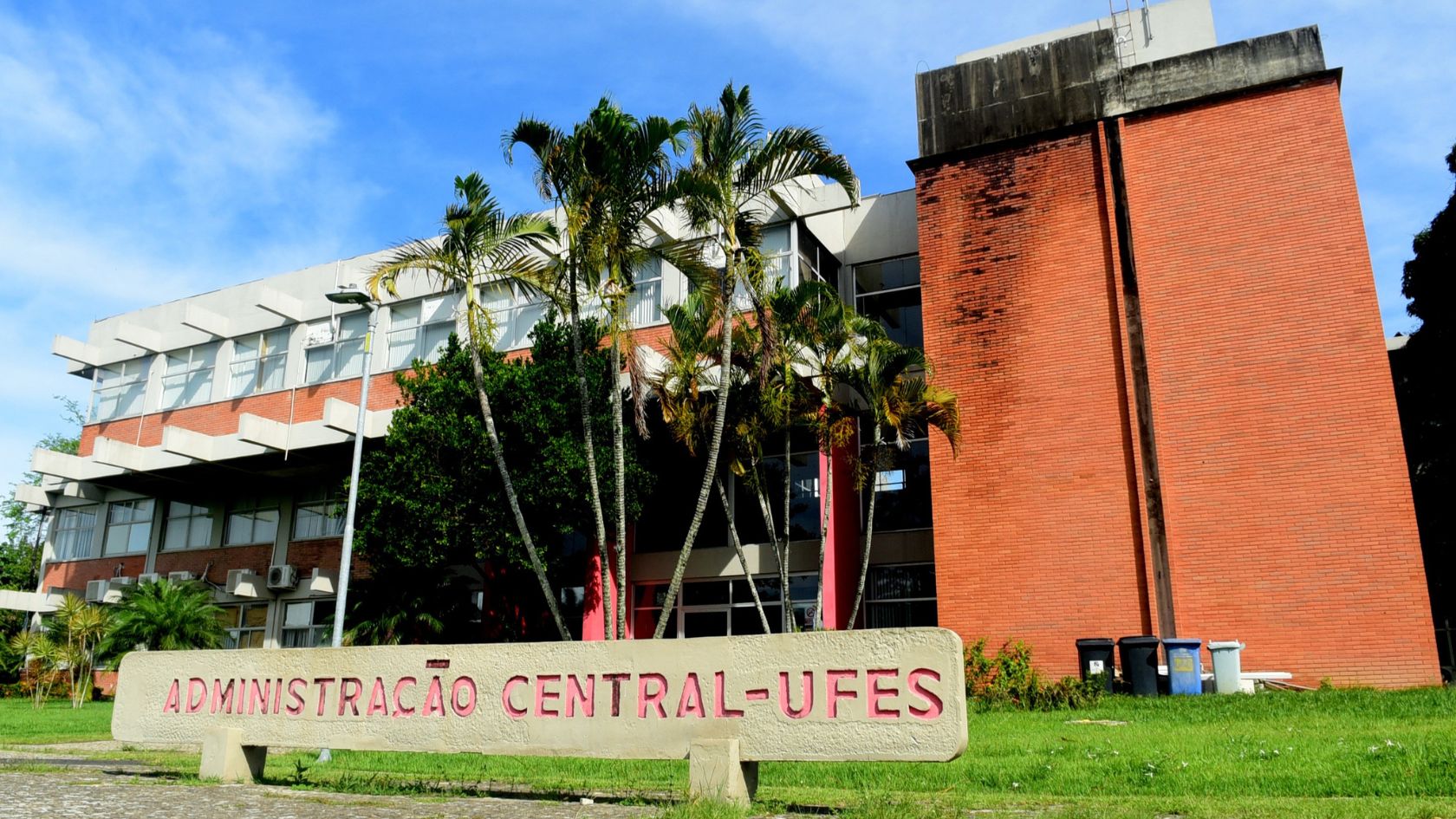 Prédio da Administração Central da Ufes, universidade com 14 nomes entre os cientistas mais influentes do mundo