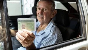 Motoristas e passageiros direito no trânsito
