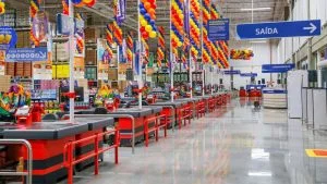 Supermercados aos domingos lojas