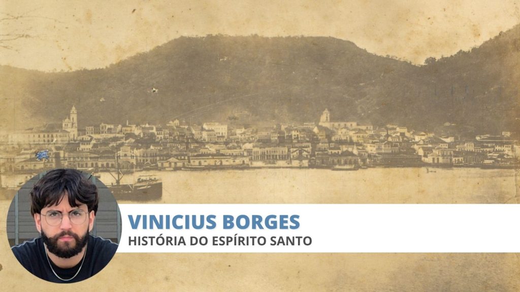 Foto antiga de Vitória em 1909, época em que nasciam os símbolos do Espírito Santo, com navio na baía e casario